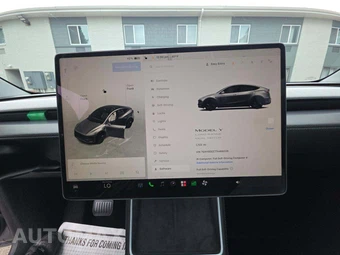2026 Tesla Model Y Premium – miniatura 6