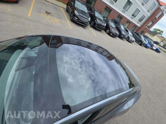 2026 Tesla Model Y Premium – miniatura 9