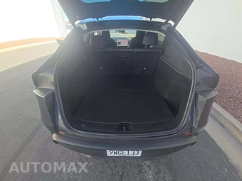 2026 Tesla Model Y Premium - miniatura 11