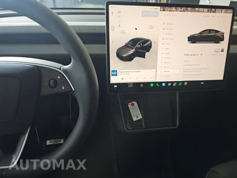 2026 Tesla Model Y Standard - miniatura 11