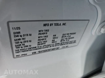 2026 Tesla Model Y Standard - miniatura 15