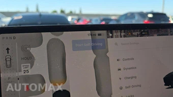 2026 Tesla Model Y Standard - miniatura 19