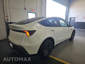 2026 Tesla Model Y Standard - miniatura 4