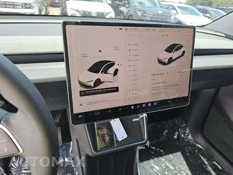 2026 Tesla Model Y Standard – miniatura 10
