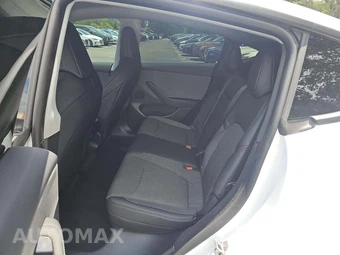 2026 Tesla Model Y Standard – miniatura 13