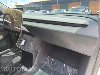 2026 Tesla Model Y Standard – miniatura 20