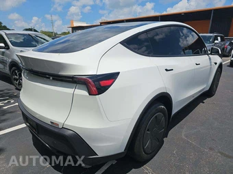 2026 Tesla Model Y Standard – miniatura 3
