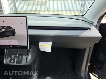 2026 Tesla Model Y Standard – miniatura 17