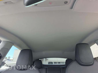 2026 Tesla Model Y Standard – miniatura 8