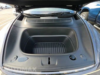 2026 Tesla Model Y Standard - miniatura 15