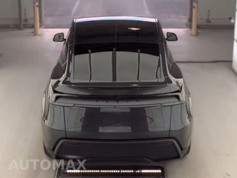 2026 Tesla Model Y Standard - miniatura 5