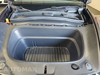 2026 Tesla Model Y Standard – miniatura 16