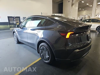 2026 Tesla Model Y Standard – miniatura 6