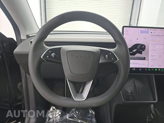 2026 Tesla Model Y Standard - miniatura 10