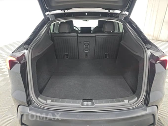 2026 Tesla Model Y Standard - miniatura 16