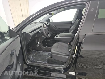 2026 Tesla Model Y Standard - miniatura 7