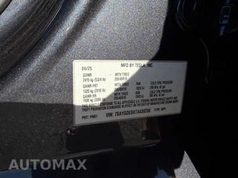 2026 Tesla Model Y Standard – miniatura 17