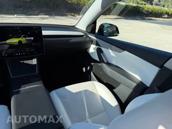 2026 Tesla Model Y Standard – miniatura 19