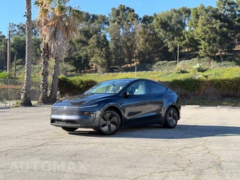 2026 Tesla Model Y Standard – miniatura 3