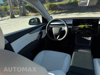 2026 Tesla Model Y Standard – miniatura 8