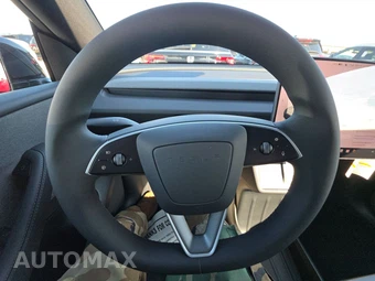 2026 Tesla Model Y Standard - miniatura 10