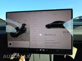 2026 Tesla Model Y Standard - miniatura 12