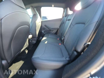 2026 Tesla Model Y Standard - miniatura 13
