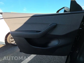 2026 Tesla Model Y Standard - miniatura 9