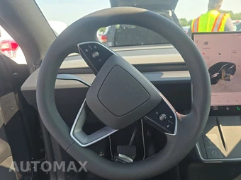 2026 Tesla Model Y Standard - miniatura 10