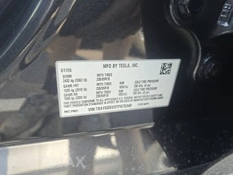 2026 Tesla Model Y Standard - miniatura 14