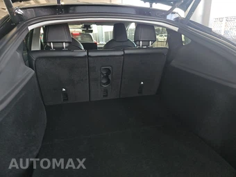 2026 Tesla Model Y Standard - miniatura 16