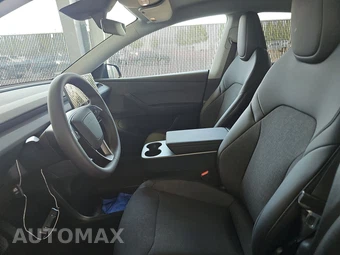 2026 Tesla Model Y Standard - miniatura 7