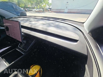 2026 Tesla Model Y Standard – miniatura 20