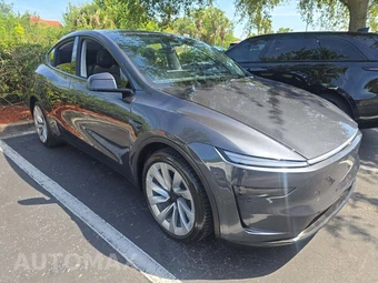 2026 Tesla Model Y Standard – miniatura 4