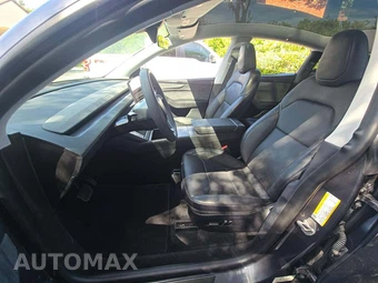 2026 Tesla Model Y Standard – miniatura 6