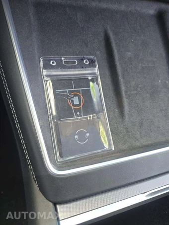 2026 Tesla Model Y Standard – miniatura 8