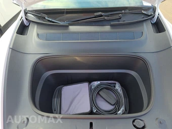 2026 Tesla Model Y Standard - miniatura 15