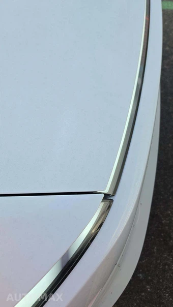 2026 Tesla Model Y Standard - miniatura 24