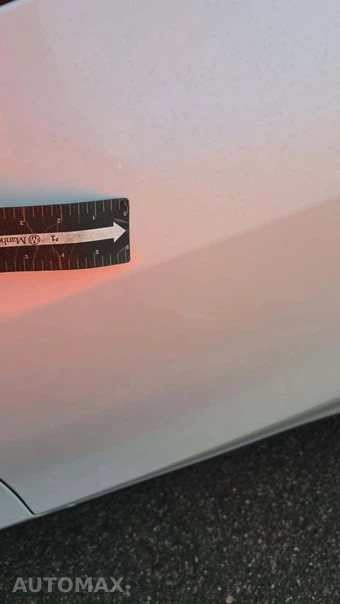 2026 Tesla Model Y Standard - miniatura 26