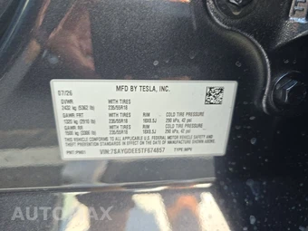 2026 Tesla Model Y Standard - miniatura 14