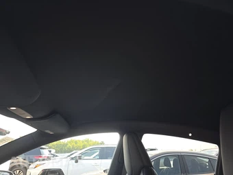 2026 Tesla Model Y Standard - miniatura 17