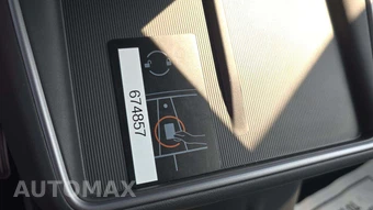 2026 Tesla Model Y Standard - miniatura 20