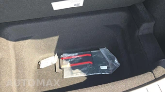 2026 Tesla Model Y Standard - miniatura 22
