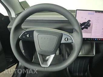 2026 Tesla Model Y Standard – miniatura 10