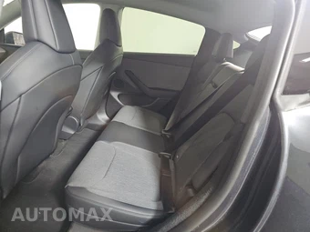 2026 Tesla Model Y Standard – miniatura 13