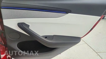 2026 Tesla Model Y Standard – miniatura 27
