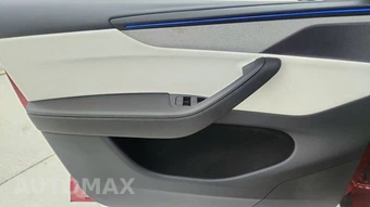 2026 Tesla Model Y Standard – miniatura 34