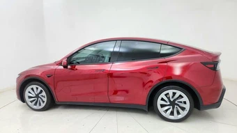 2026 Tesla Model Y Standard – miniatura 4