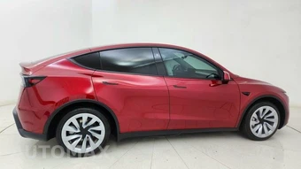 2026 Tesla Model Y Standard – miniatura 6