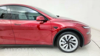 2026 Tesla Model Y Standard – miniatura 7